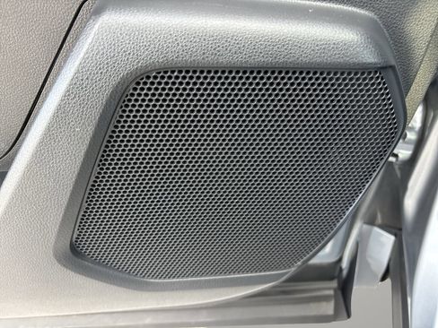 Used 2023 Toyota Highlander LE image 15