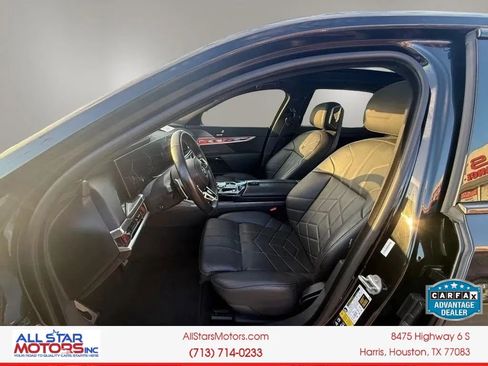 Used 2024 BMW 740i xDrive AWD/4WD image 13