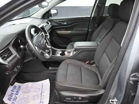 Used 2023 GMC Acadia SLE w/ Driver Convenience Package FWD image 10