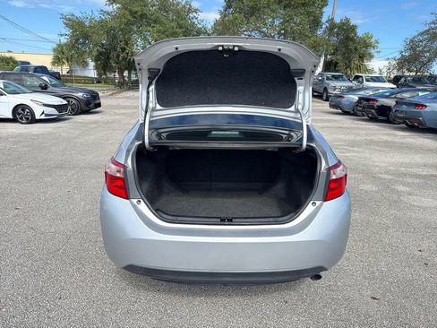 Used 2018 Toyota Corolla LE image 23