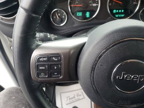 Used 2018 Jeep Wrangler Unlimited Altitude image 15