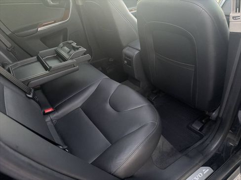 Used 2015 Volvo XC60 T6 w/ Proximity Package AWD/4WD image 27