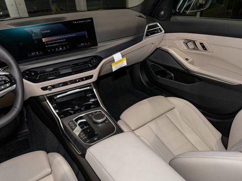 Used 2026 BMW 330i xDrive Sedan w/ Premium Package image 37