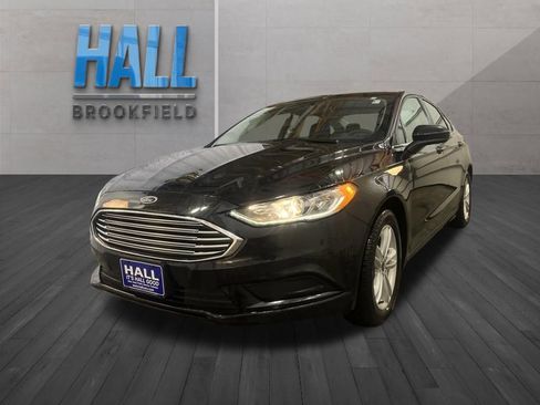 Used 2018 Ford Fusion SE w/ Fusion SE Technology Package image 1