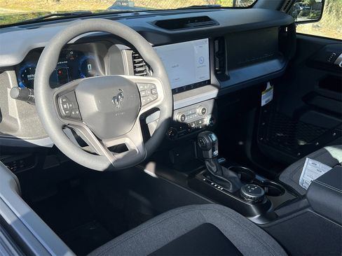 New 2025 Ford Bronco Base image 2