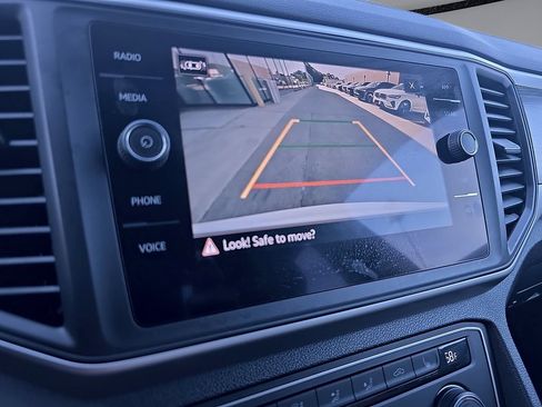 Used 2021 Volkswagen Atlas Cross Sport SE FWD image 35