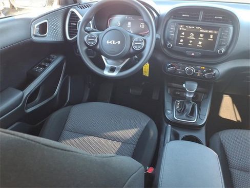 Used 2024 Kia Soul LX w/ Option Group 015 image 5