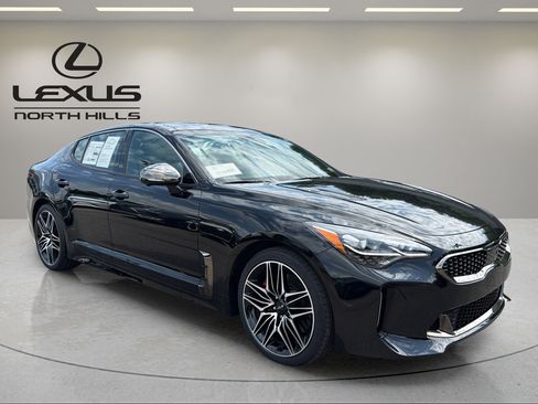 Used 2022 Kia Stinger GT2 AWD/4WD image 4