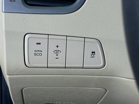 Used 2014 Hyundai Elantra SE w/ Option Group 02 FWD image 18