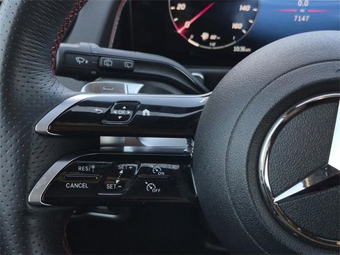 Certified 2025 Mercedes-Benz GLB 250 image 27