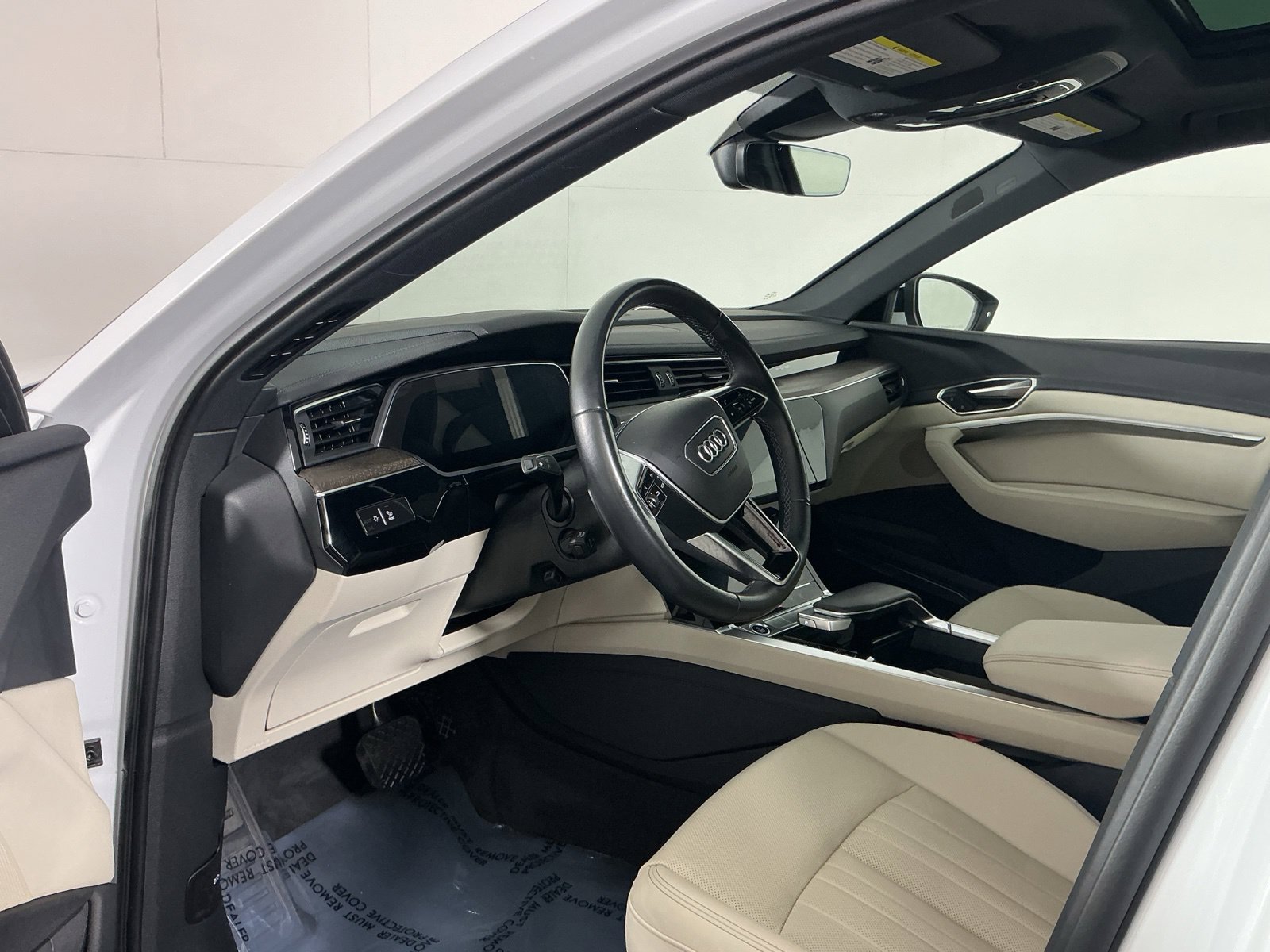 Used 2024 Audi Q8 e-tron Premium Plus w/ Premium Plus Package AWD/4WD image 11
