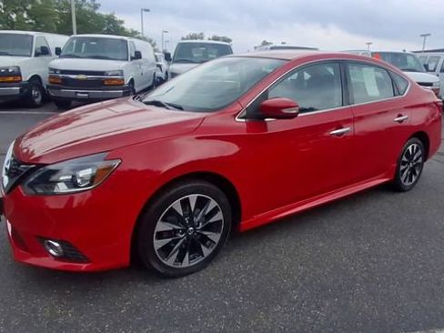 Used 2019 Nissan Sentra SR FWD image 4
