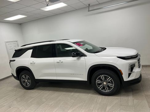 New 2026 Chevrolet Traverse LT image 13