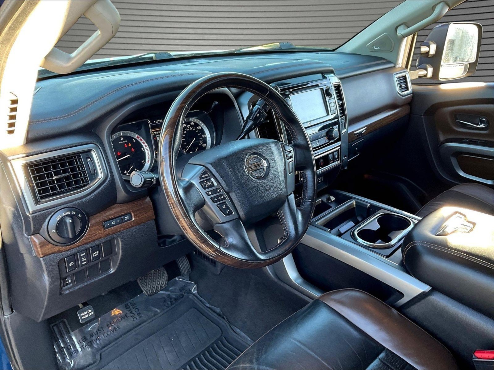 Used 2019 Nissan Titan Platinum Reserve w/ Platinum Utility Package AWD/4WD image 17