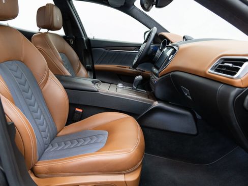 Used 2018 Maserati Ghibli GranLusso RWD image 14