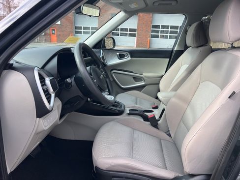 Certified 2023 Kia Soul LX image 11