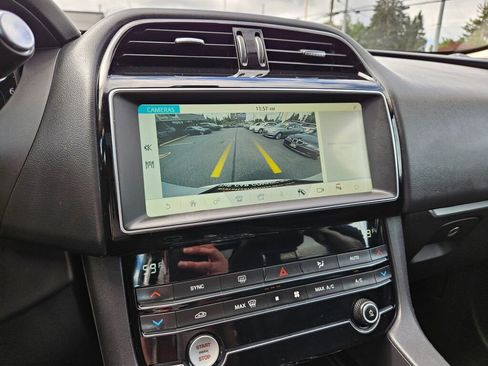 Used 2020 Jaguar F-PACE Premium AWD/4WD image 31