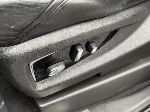 Used 2018 Cadillac Escalade ESV 2WD image 27