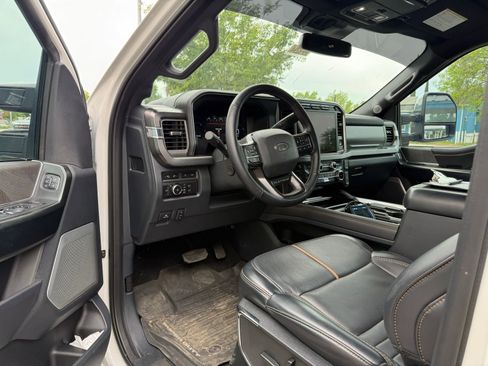 Certified 2024 Ford F350 Platinum w/ FX4 Off-Road Package image 5