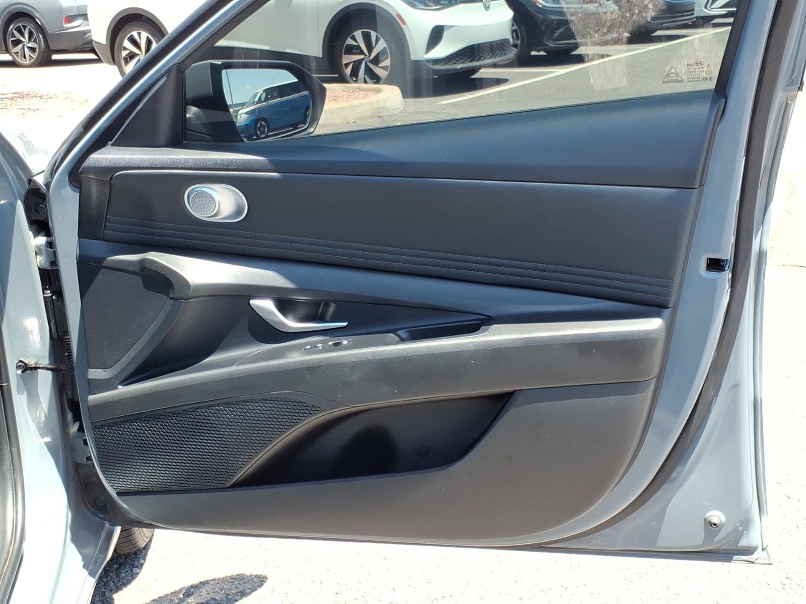 Used 2023 Hyundai Elantra SEL w/ Convenience Package FWD image 14