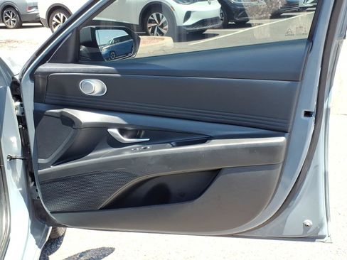Used 2023 Hyundai Elantra SEL w/ Convenience Package FWD image 14