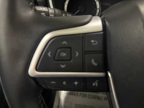 Used 2023 Toyota Highlander XLE AWD/4WD image 33
