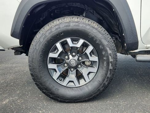 Used 2020 Toyota Tacoma TRD Off-Road image 13