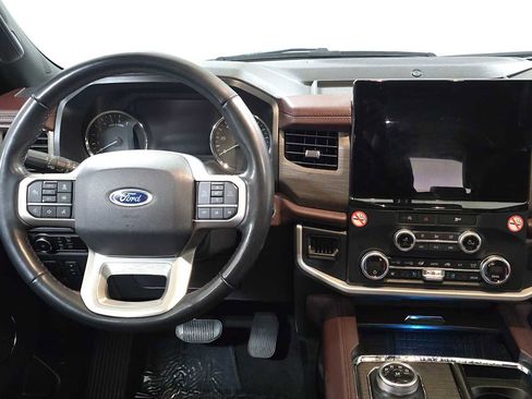 Used 2024 Ford Expedition Limited image 22