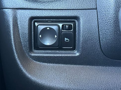Used 2017 Nissan Versa SV FWD image 28