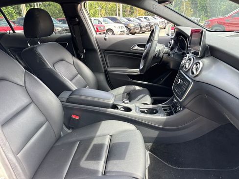 Used 2017 Mercedes-Benz GLA 250 image 28