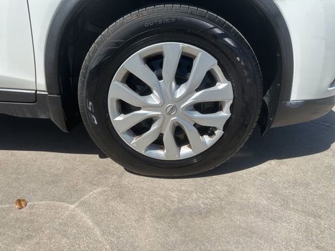 Used 2014 Nissan Rogue S image 6