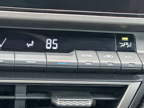 Certified 2025 Toyota Camry SE image 30