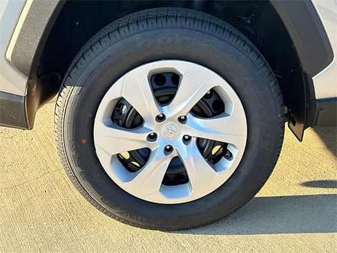 New 2025 Toyota RAV4 LE image 7