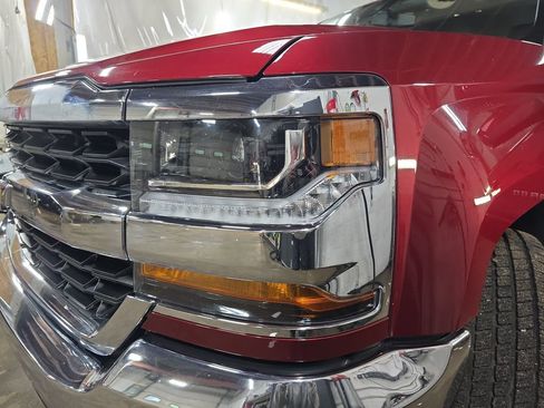 Used 2017 Chevrolet Silverado 1500 LT w/ All Star Edition AWD/4WD image 29