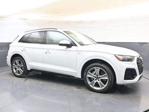 Used 2025 Audi Q5 2.0T Premium w/ Convenience Plus Package AWD/4WD image 7