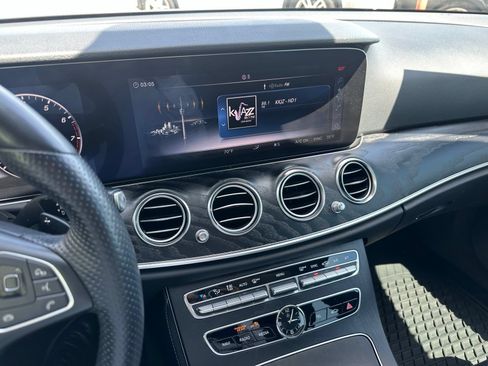 Used 2018 Mercedes-Benz E 300 image 4