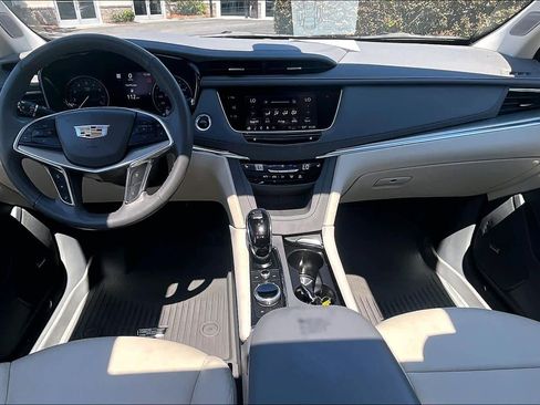 Used 2024 Cadillac XT5 Premium Luxury w/ Technology Package FWD image 16