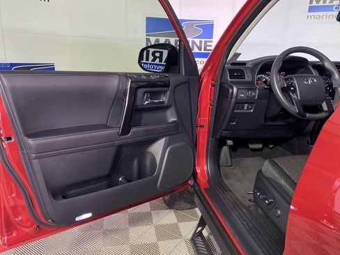 Used 2023 Toyota 4Runner TRD Off-Road AWD/4WD image 28