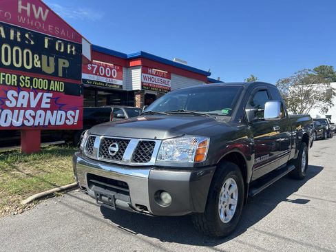Used 2005 Nissan Titan SE w/ (R02) SE Off-Road Pkg image 1
