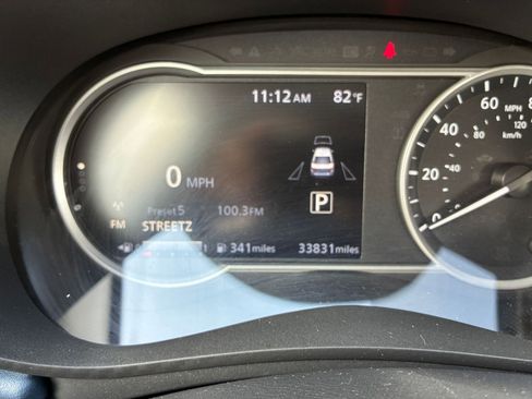 Used 2025 Nissan Versa SV image 33