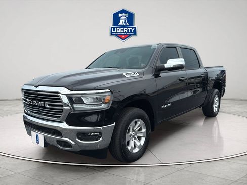 Used 2023 RAM 1500 Laramie AWD/4WD image 2