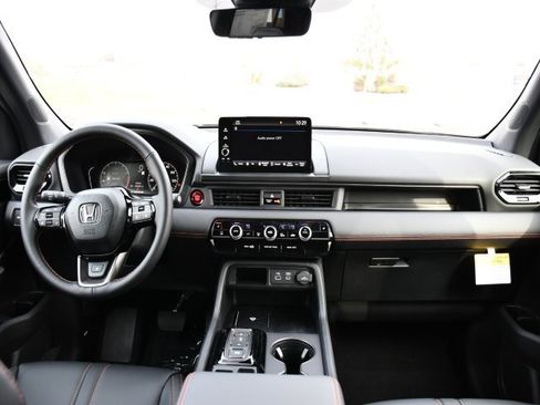 New 2025 Honda Pilot TrailSport image 22