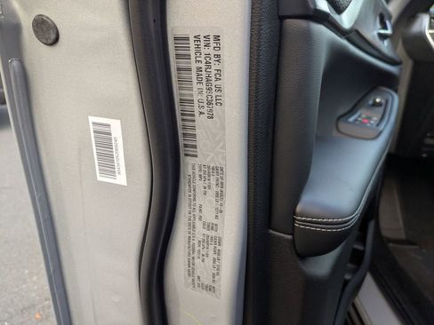 New 2025 Jeep Grand Cherokee Laredo X image 32