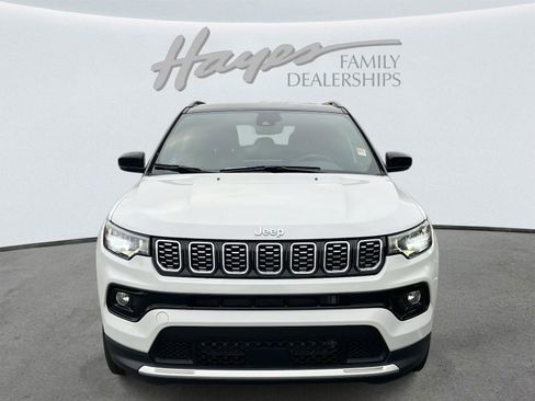 Certified 2025 Jeep Compass Limited image 7