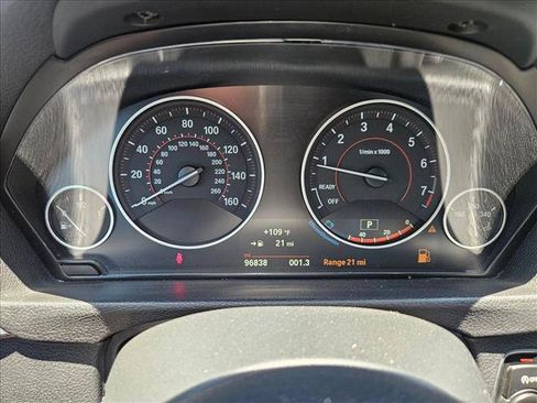 Used 2018 BMW 330i xDrive Sedan AWD/4WD image 11
