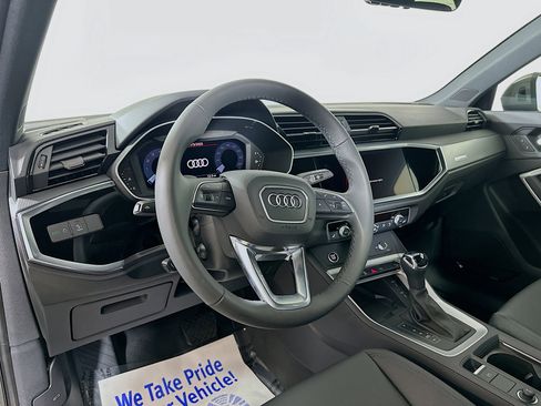 New 2025 Audi Q3 2.0T Premium image 9