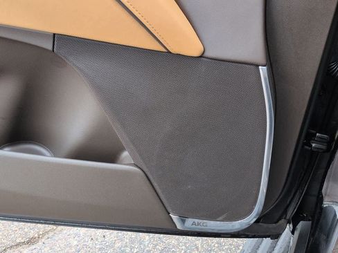 Used 2024 Cadillac Escalade Sport w/ LPO, ONYX Package image 33