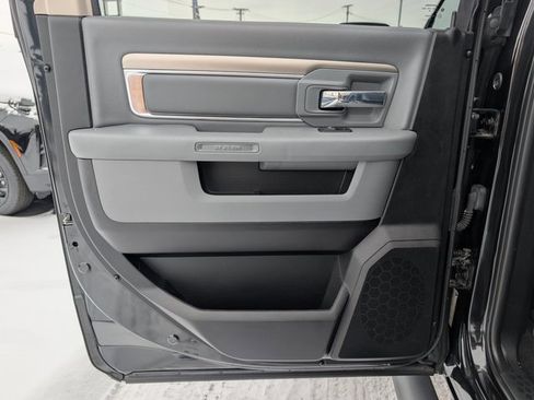 Used 2018 RAM 1500 SLT image 14