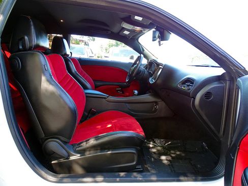 Used 2015 Dodge Challenger SRT Hellcat RWD image 44
