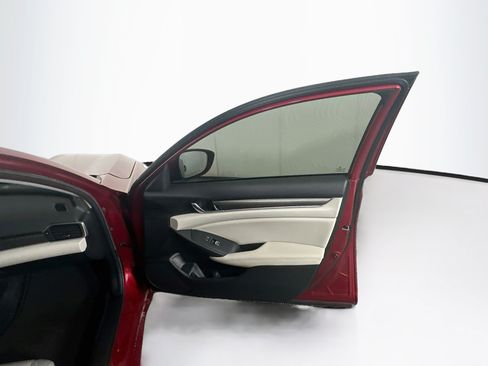 Used 2020 Honda Accord LX image 29